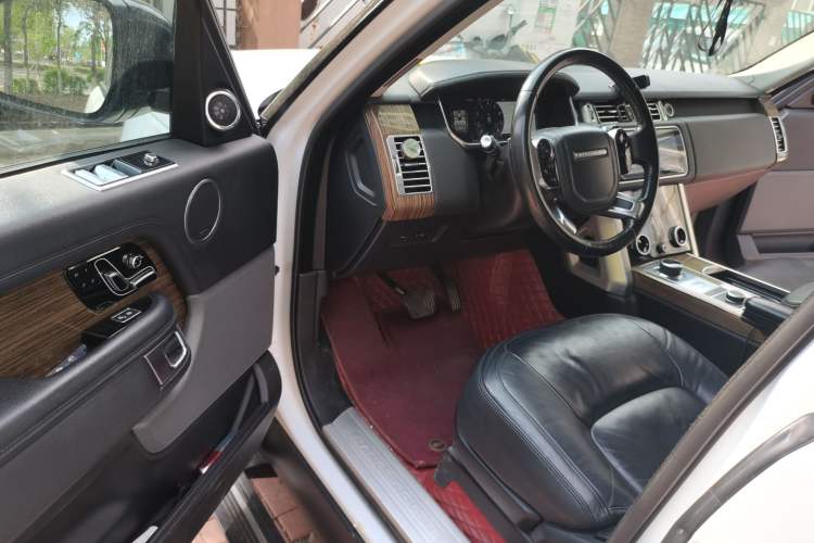 Used Land Rover Range 2018 3.0 SC V6 Grand Edition Driver Seat