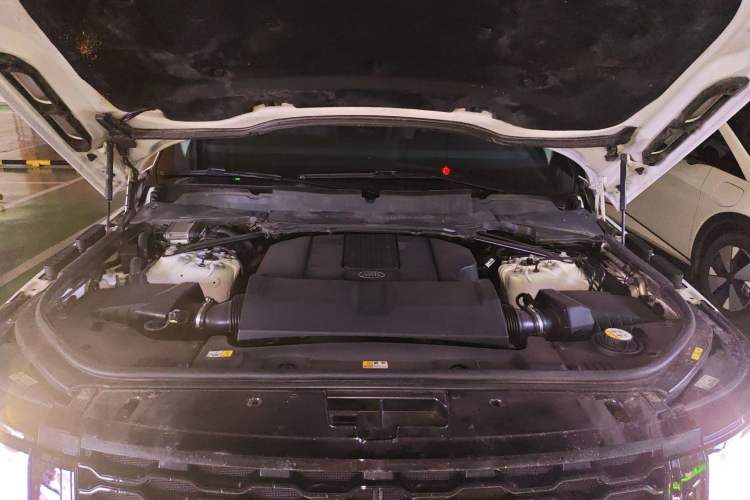 Used Land Rover Range 2018 3.0 SC V6 Vogue Extended-Length Model Engine Bay