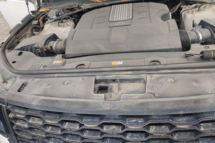 Used Land Rover Range 2018 3.0 SC V6 Grand Edition Engine Bay