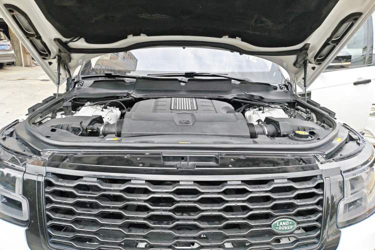 Used Land Rover Range  Engine Bay