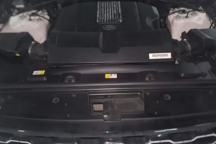 Used Land Rover Range 2018 3.0 SC V6 Vogue Extended-Length Model Engine Bay