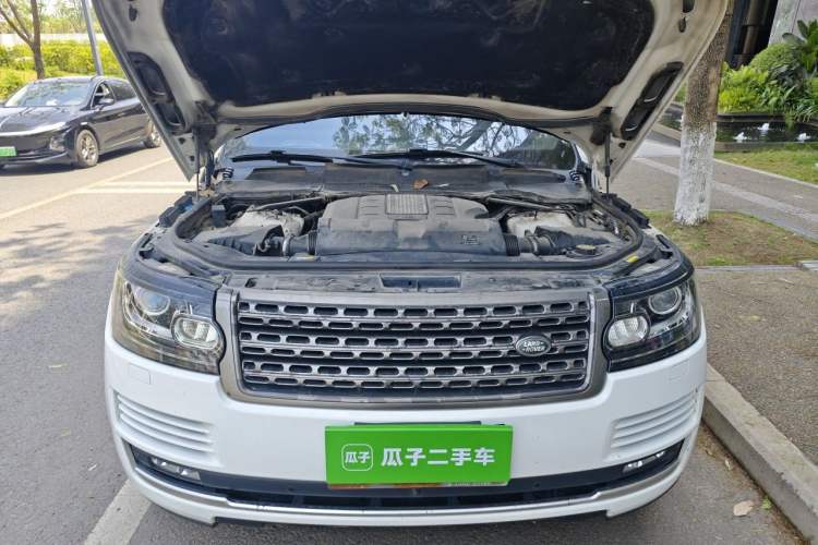 Used Land Rover Range  Engine Bay