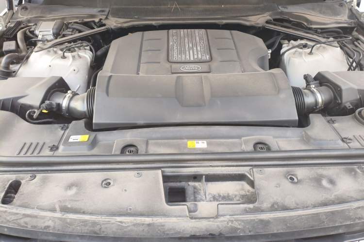 Used Land Rover Range  Engine Bay