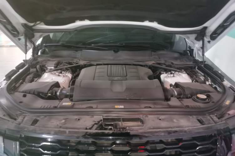 Used Land Rover Range 2018 3.0 SC V6 Vogue Extended-Length Model Engine Bay