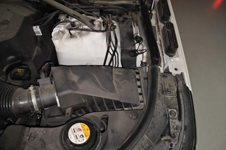 Used Land Rover Range 2018 3.0 SC V6 Grand Edition Engine Bay Left