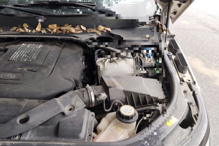 Used Land Rover Range  Engine Bay Left