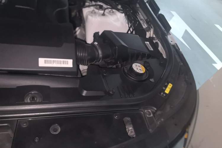 Used Land Rover Range 2018 3.0 SC V6 Vogue Extended-Length Model Engine Bay Left