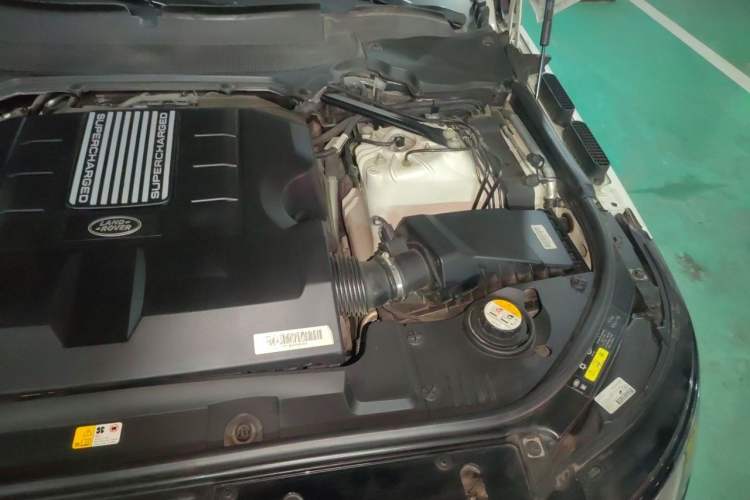 Used Land Rover Range 2018 3.0 SC V6 Vogue Extended-Length Model Engine Bay Left