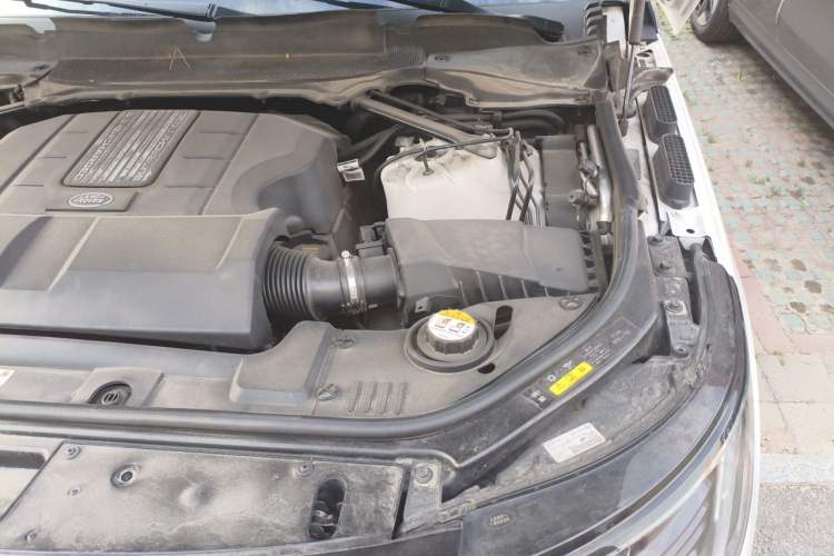 Used Land Rover Range  Engine Bay Left