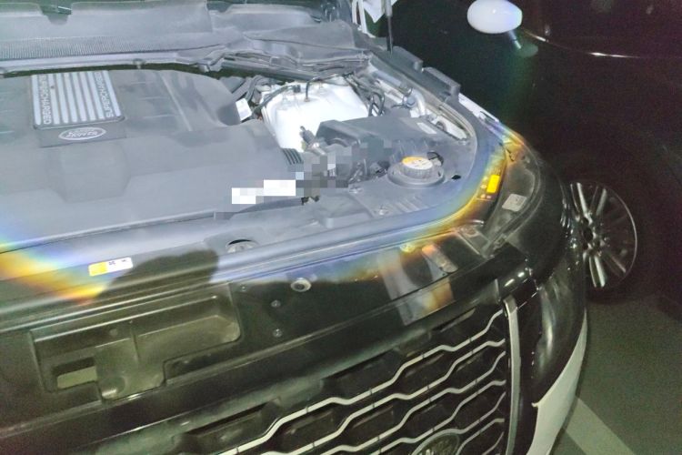 Used Land Rover Range 2018 3.0 SC V6 Vogue Extended-Length Model Engine Bay Left