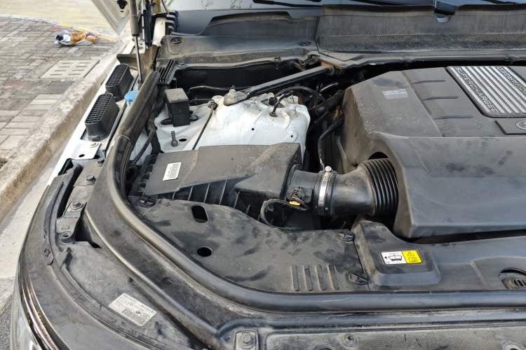 Used Land Rover Range 2018 3.0 SC V6 Grand Edition Engine Bay Right