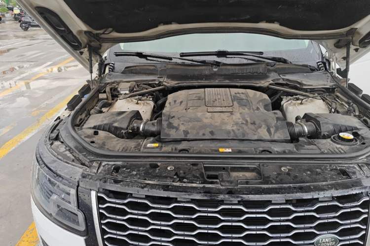 Used Land Rover Range 2018 3.0 SC V6 Vogue Legacy Edition Engine Bay Right