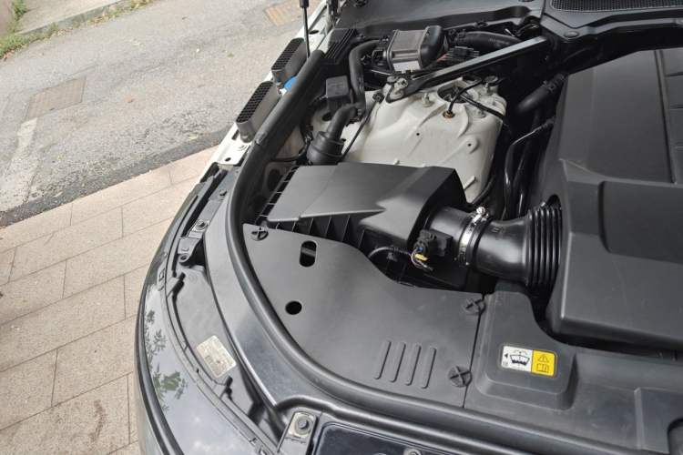 Used Land Rover Range 2018 3.0 SC V6 Grand Edition Engine Bay Right
