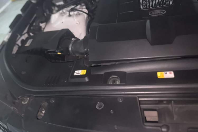 Used Land Rover Range 2018 3.0 SC V6 Vogue Extended-Length Model Engine Bay Right