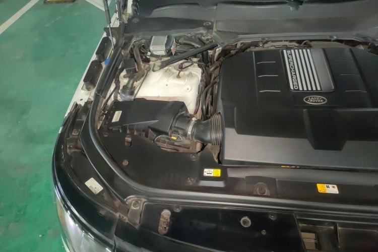 Used Land Rover Range 2018 3.0 SC V6 Vogue Extended-Length Model Engine Bay Right