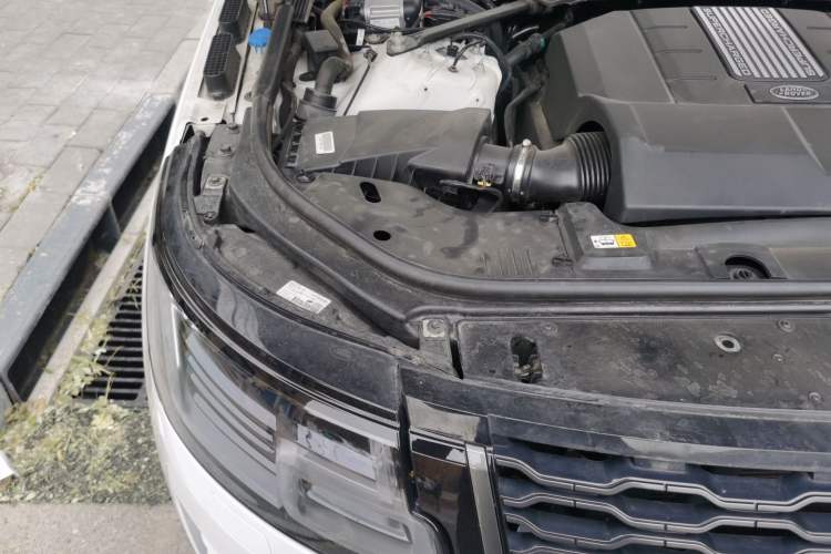 Used Land Rover Range 2018 3.0 SC V6 Grand Edition Engine Bay Right