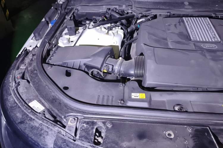 Used Land Rover Range  Engine Bay Right