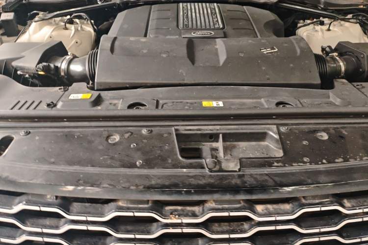 Used Land Rover Range  Engine Bay