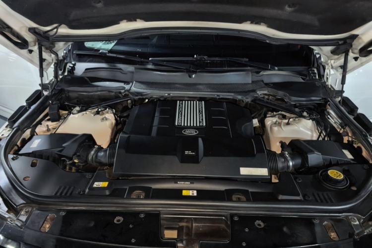 Used Land Rover Range  Engine Bay