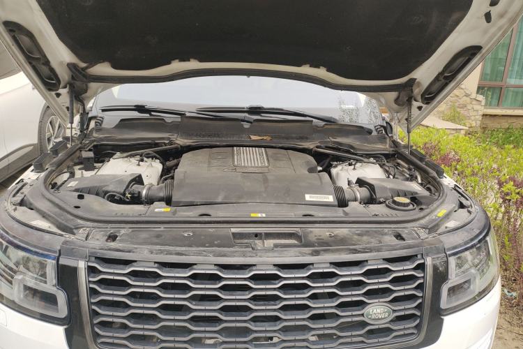 Used Land Rover Range  Engine Bay