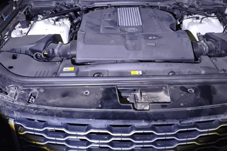 Used Land Rover Range  Engine Bay