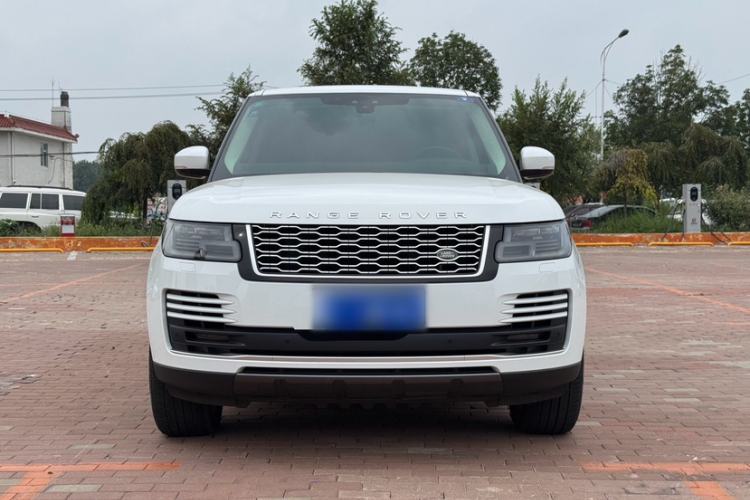 Used Land Rover Range 2018 3.0 SC V6 Vogue Extended-Length Model Exterior 2