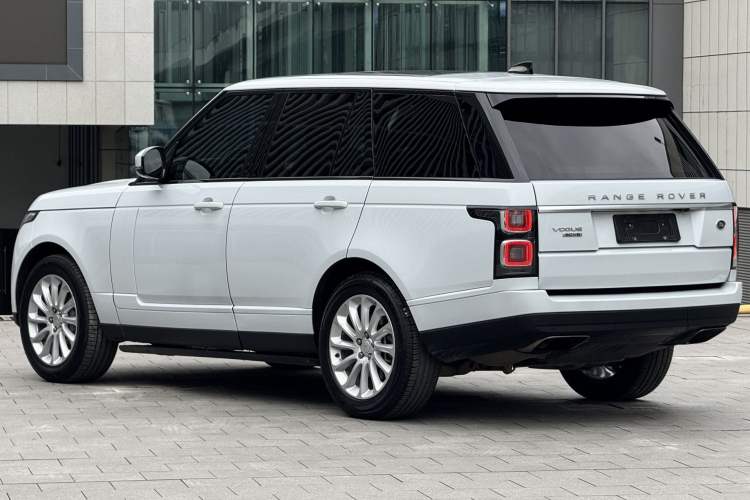 Used Land Rover Range 2018 3.0 SC V6 Vogue Legacy Edition Exterior 2