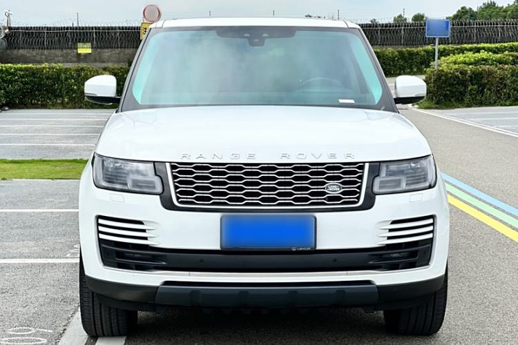 Used Land Rover Range 2018 3.0 SC V6 Vogue Extended-Length Model Exterior 2