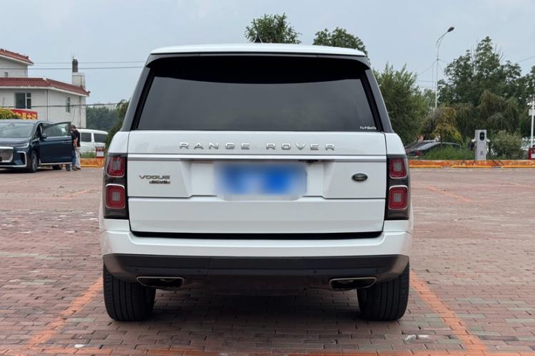 Used Land Rover Range 2018 3.0 SC V6 Vogue Extended-Length Model Exterior 3