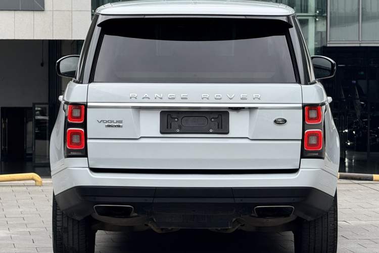 Used Land Rover Range 2018 3.0 SC V6 Vogue Legacy Edition Exterior 3