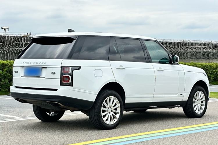 Used Land Rover Range 2018 3.0 SC V6 Vogue Extended-Length Model Exterior 4