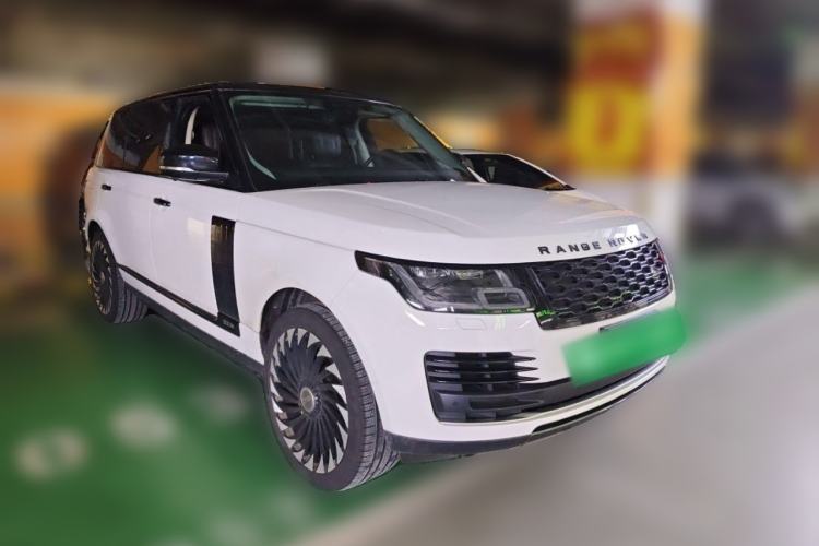 Used Land Rover Range 2018 3.0 SC V6 Vogue Extended-Length Model Front Right 45 Deg