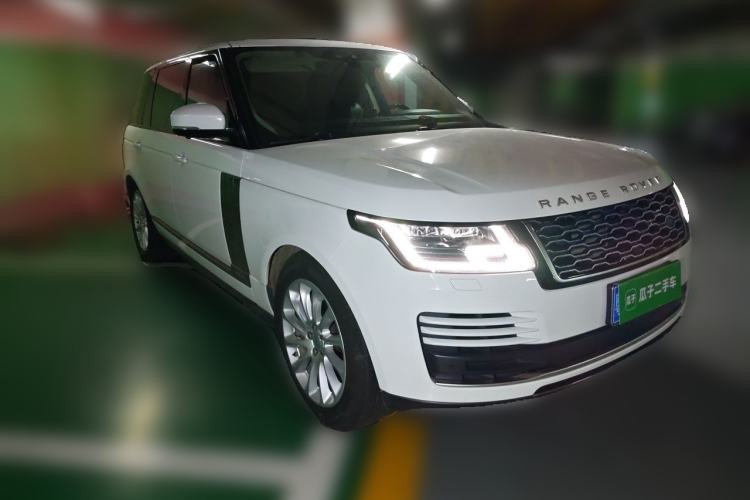 Used Land Rover Range 2018 3.0 SC V6 Vogue Extended-Length Model Front Right 45 Deg
