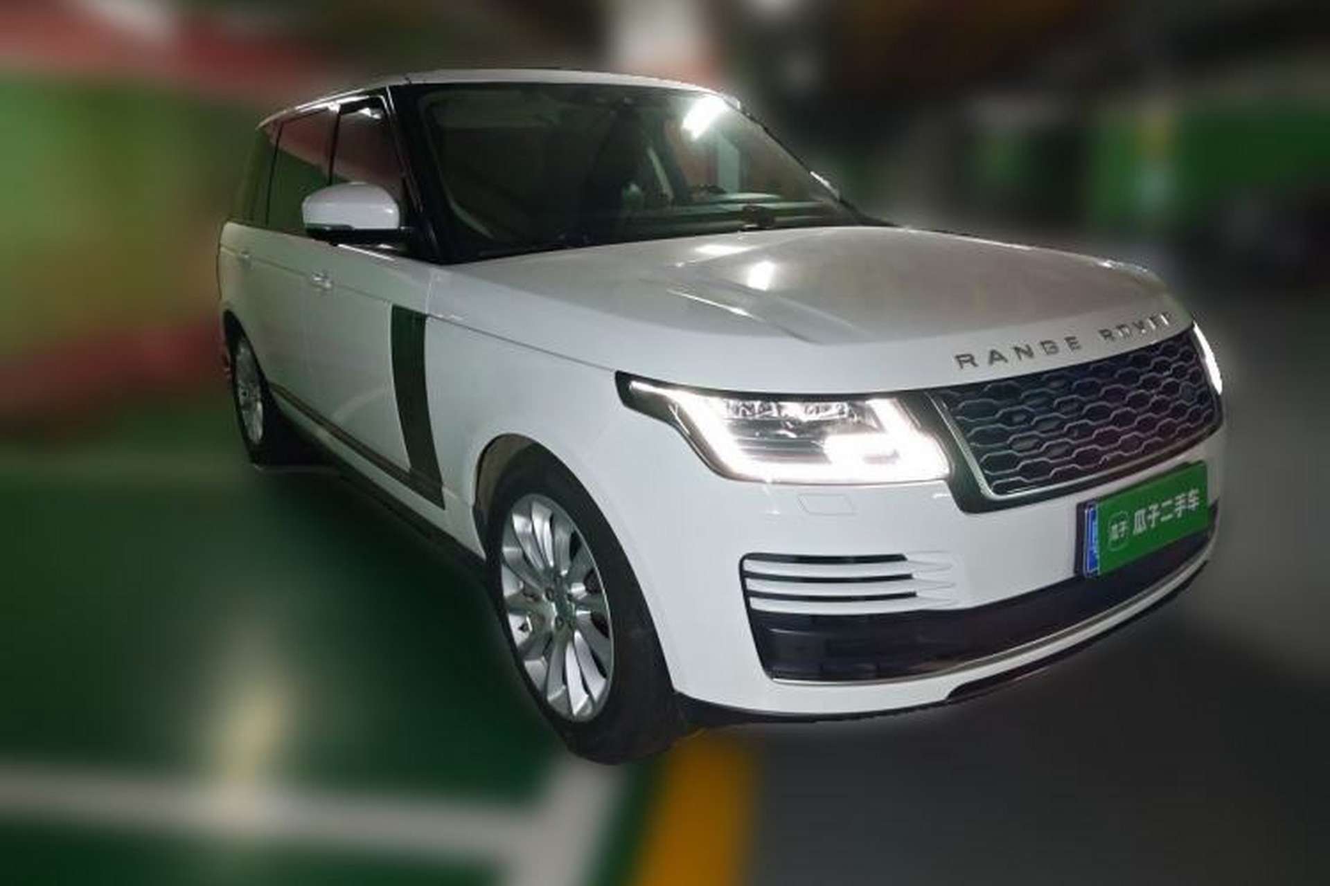 Used Land Rover Range 2018 3.0 SC V6 Vogue Extended-Length Model Front Right 45 Deg