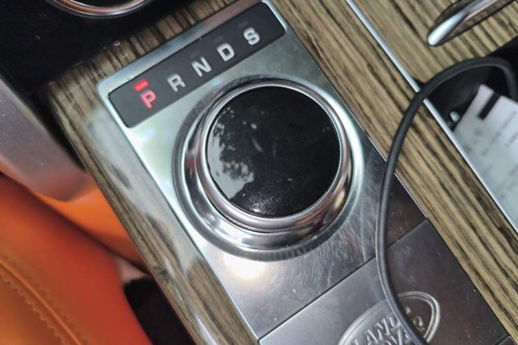 Used Land Rover Range 2018 3.0 SC V6 Vogue SE Long-Wheelbase Edition Gear Lever
