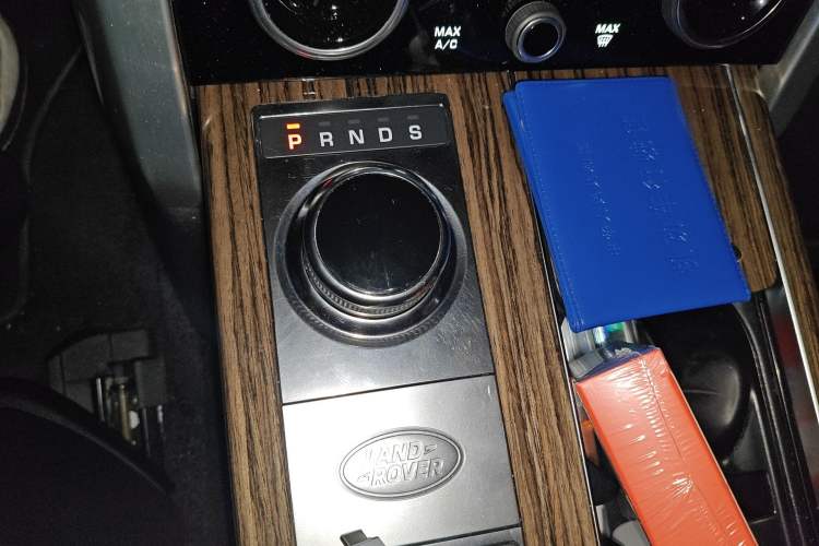 Used Land Rover Range 2018 3.0 SC V6 Grand Edition Gear Lever