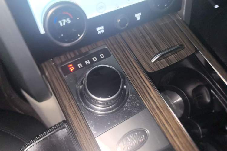 Used Land Rover Range 2018 3.0 SC V6 Vogue Extended-Length Model Gear Lever