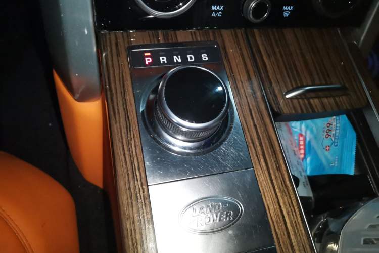 Used Land Rover Range 2018 3.0 SC V6 Grand Edition Gear Lever