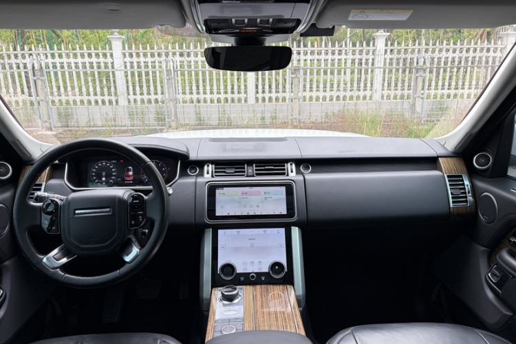 Used Land Rover Range 2018 3.0 SC V6 Vogue SE Long-Wheelbase Edition Interior 1
