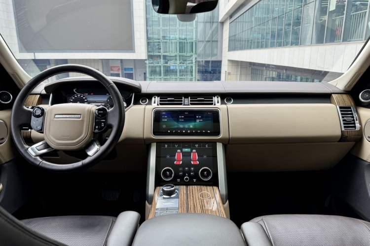 Used Land Rover Range 2018 3.0 SC V6 Vogue Legacy Edition Interior 2