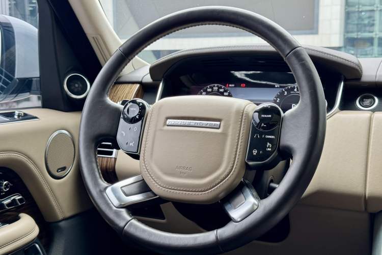 Used Land Rover Range 2018 3.0 SC V6 Vogue Legacy Edition Interior 3