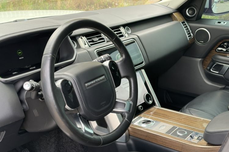 Used Land Rover Range 2018 3.0 SC V6 Vogue SE Long-Wheelbase Edition Interior 4
