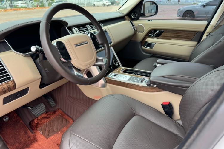 Used Land Rover Range 2018 3.0 SC V6 Vogue Extended-Length Model Interior 5
