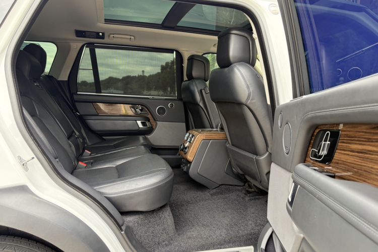 Used Land Rover Range 2018 3.0 SC V6 Vogue SE Long-Wheelbase Edition Interior 5