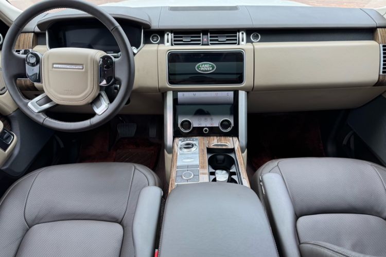 Used Land Rover Range 2018 3.0 SC V6 Vogue Extended-Length Model Interior 6