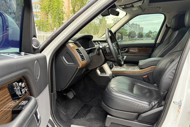 Used Land Rover Range 2018 3.0 SC V6 Vogue SE Long-Wheelbase Edition Interior 6