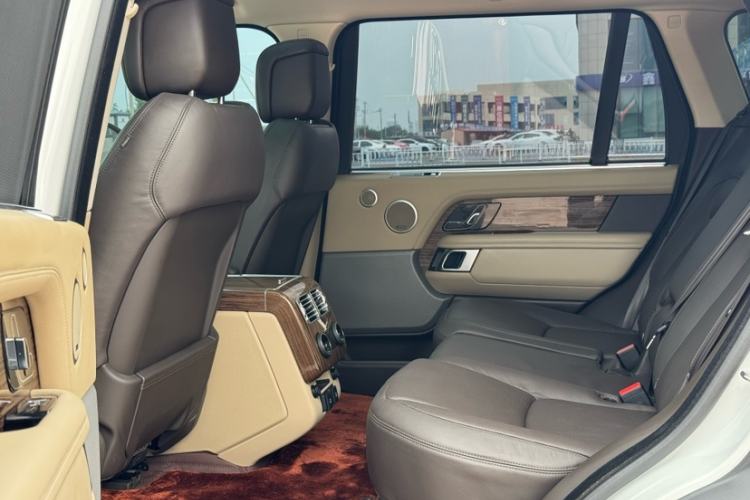 Used Land Rover Range 2018 3.0 SC V6 Vogue Extended-Length Model Interior 8