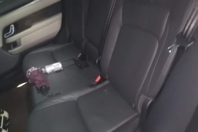 Used Land Rover Range 2018 3.0 SC V6 Vogue Extended-Length Model Left Rear Seat