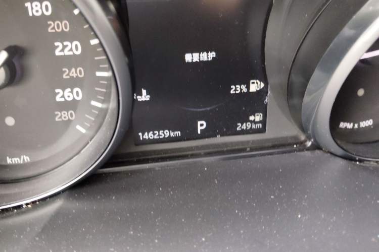Used Land Rover Range  Odometer Close Up