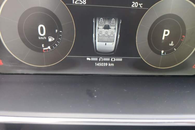 Used Land Rover Range  Odometer Close Up